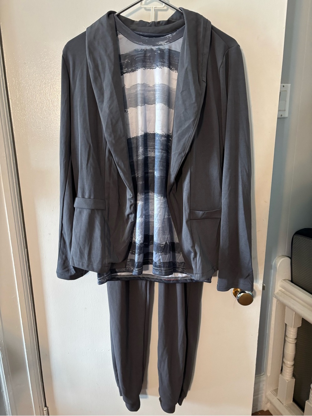 Men's Gray Two-Piece Blazer & Jogger Set - Unbranded